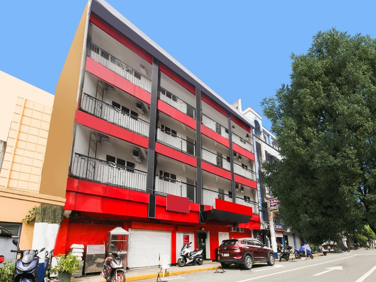 Oyo 895 Golden Majestic Pension Inn 马尼拉 外观 照片
